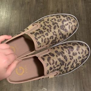 GUESS cheetah print slip one